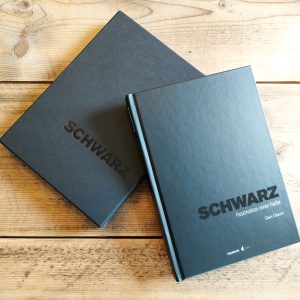 SCHWARZ Hardcover (Ausverkauft)